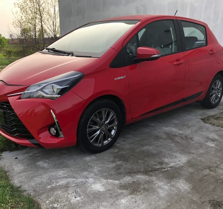 Toyota Yaris cena 33900 przebieg: 53000, rok produkcji 2019 z Słupca małe 277